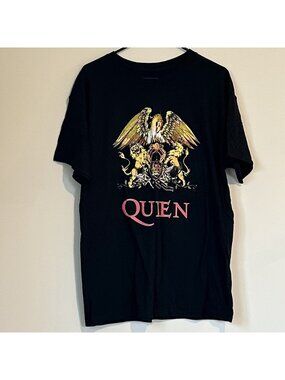 NEW Queen Classic Crest T-Shirt - Size: Large